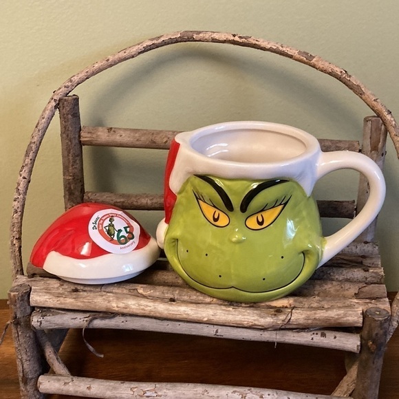 NEW DR. SEUSS SANTA GRINCH 65TH ANNIVERSARY COVERED MUG - Picture 3 of 12